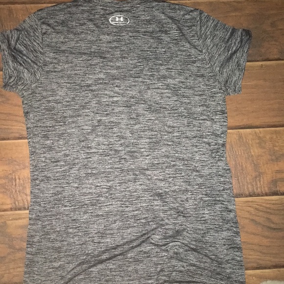 Under Armour Woman's Light weight shirt-FIRM - Picture 5 of 5